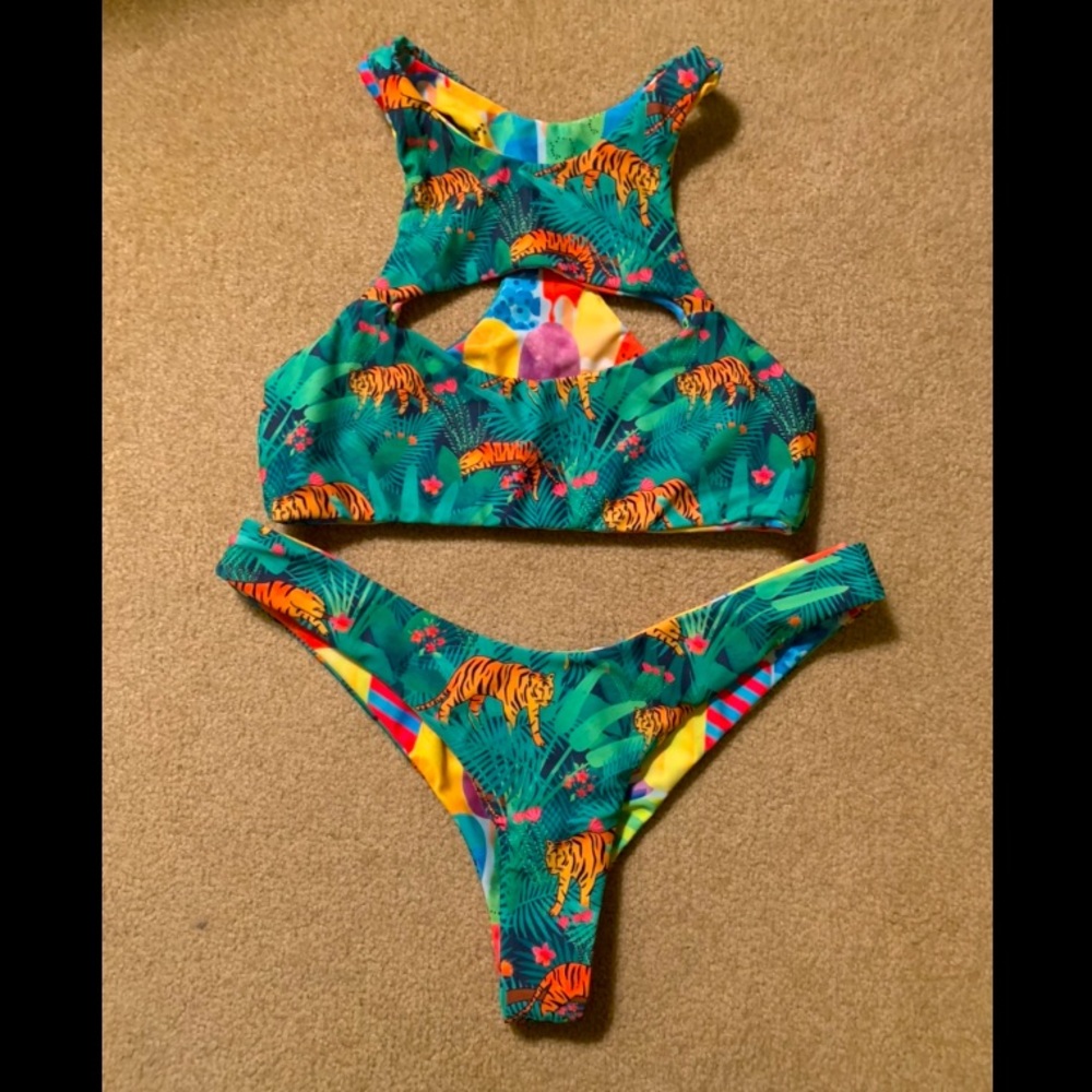 Size M Jungle Rumble Moana Bikini
